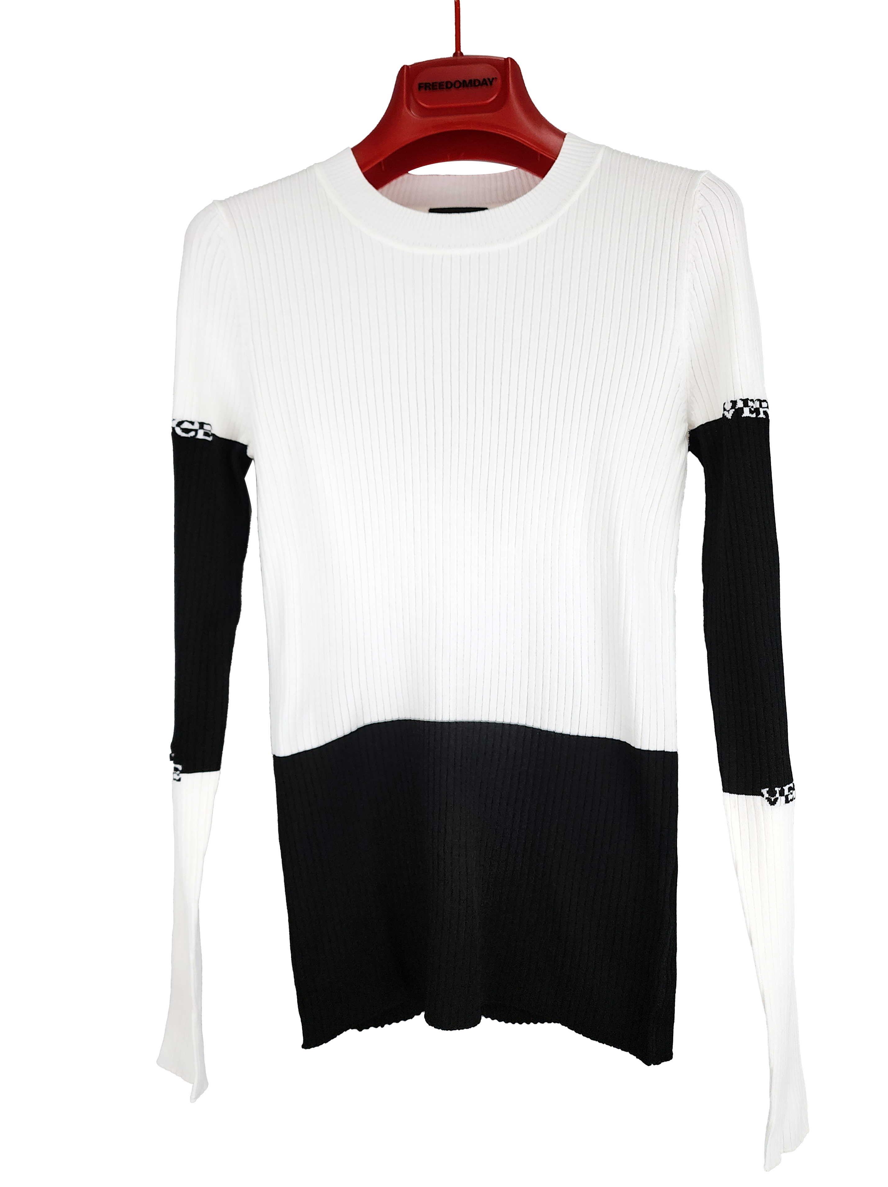 AVA POLORA ROUND NECK KNIT BlACK